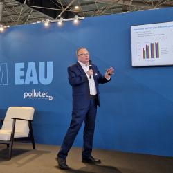 Vincent Fischer, de l'entreprise Norit lors d'une conférence sur le charbon actif au salon Pollutec le 8 octobre 2025