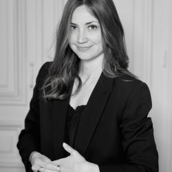 Aurélie Salon, avocate associée au Cabinet Ledoux, spécialiste des problématiques pénales liées à la santé et la sécurité au travail, notamment dans le cadre des risques psychosociaux © cabinet Ledoux