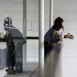 Les « capteurs terrain » peuvent être approchés dans l'open-space ou de manière plus confidentielle autour d'un café, rapporte l'une d'eux. © Getty Images