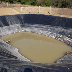 Un lixiviat de décharge dans une unité de stockage. © Getty Images