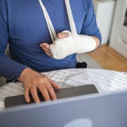 La connaissance par l’employeur de l’accident du travail s’apprécie à la date d’envoi de la lettre de licenciement. © Getty Images