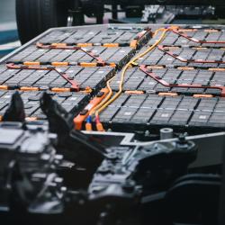 Les prêts de la facilité « Battery Booster » cibleront les installations de fabrication d’éléments de batteries de véhicules électriques situées dans l’Espace économique européen. © Getty Images